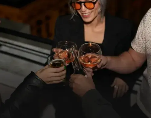 Teilnehmer bei Eventparty
